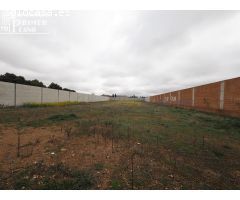 Se vende solar en Tomelloso con 3250m2 de superficie y 25 de fachada