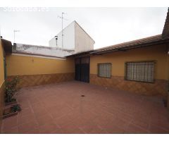 Casa de planta baja en Socuellamos con 310 m2 de superficie, de 3 dorm y garaje por solo 77.000