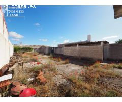 Se vende solar de 398 metros cuadrados y 12 metros de fachada junto a Juan Carlos I