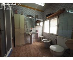 Se vende casa de planta baja para reformar con 138m2 junto a la Avenida Don Antonio Huertas