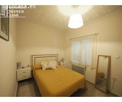 Casa de 2 plantas junto a calle Espinosa, de 3 dorm ,2 baños, amplio patio por solo 112.000 €