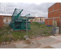 *Solar de 1000 metros cuadrados en la zona de la avenida Juan Carlos I*