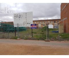 *Solar de 1000 metros cuadrados en la zona de la avenida Juan Carlos I*