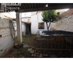 *Casa, junto a Juan Carlos I. Suelo: 202m2 /Fachada: 7,70m /Construidos: 235m2. 84.000€*