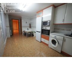 Espectacular vivienda, totalmente amueblada, con patio y garaje, en Juan Carlos I, por 169.000 Euros