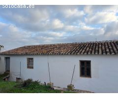 Casa con terreno en Venta en Alcútar, Málaga