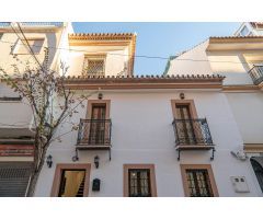 EXCLUSIVA CASA EN CENTRO DE FUENGIROLA