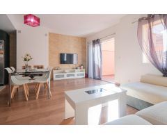 CHALET EN URBANIZACIÓN CERCA DE LA PLAYA DE BENAJARAFE