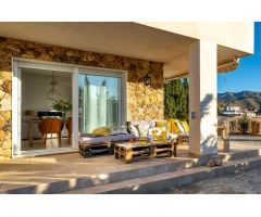 Exclusiva villa en LA ENVÍA GOLF, Almería – Elegancia, confort y vistas inigualables