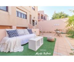Exclusivo chalet independiente en Nueva Almería, a solo 3 minutos de la playa.