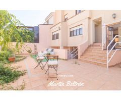 Exclusivo chalet independiente en Nueva Almería, a solo 3 minutos de la playa.
