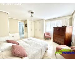 Chalet en Venta en Santa Cruz de Oleiros, A Coruña