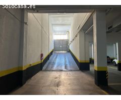 Enorme plaza de garaje más trastero anexo