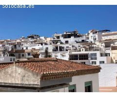 Piso dúplex con un dormitorio y dos grandes terrazas con vistas al mar en Casco Antiguo de Salobreña