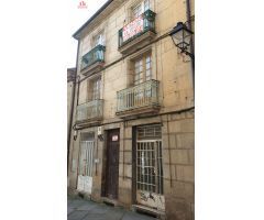 PISO + ÁTICO + DOS LOCALES COMERCIALES AL LADO DEL AYUNTAMIENTO DE OURENSE.