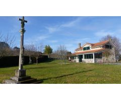 IMPRESIONANTE CONJUNTO DE DOS CHALETS CON CABALLERIZAS EN O CARBALLIÑO