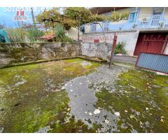 CASA DE PIEDRA CON FINCA EN LA ZONA DE O PINTO.