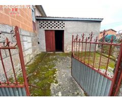 CASA DE PIEDRA CON FINCA EN LA ZONA DE O PINTO.