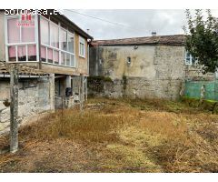CASA DE PIEDRA CON FINCA EN LA ZONA DE O PINTO.
