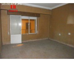 PISO PARA REFORMAR EN LA ZONA DEL JARDIN DEL POSIO