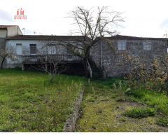 ANTIGUA CASONA DE PIEDRA CON JARDÍN PARA REFORMAR EN FERREIROS.