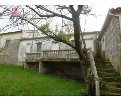 ANTIGUA CASONA DE PIEDRA CON JARDÍN PARA REFORMAR EN FERREIROS.