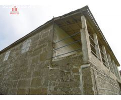 ANTIGUA CASONA DE PIEDRA CON JARDÍN PARA REFORMAR EN FERREIROS.