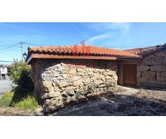 CASA DE PIEDRA PARA REFORMAR CON PEQUEÑA PARCELA CERCANA, EN LA ZONA DE PADERNE DE ALLARIZ