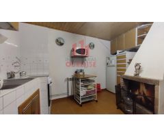 OPORTUNIDAD!!: CONJUNTO DE DOS CASAS PAREADAS CON PARCELA TRASERA EN RIBADAVIA