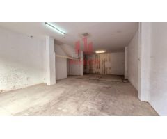 LOCAL COMERCIAL CON ZONA DE CARGA Y DESCARGA EN SU ENTRADA