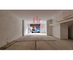 LOCAL COMERCIAL CON ZONA DE CARGA Y DESCARGA EN SU ENTRADA