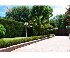 ESTUPENDO CHALET CON PISCINA Y PARCELA EN COLES