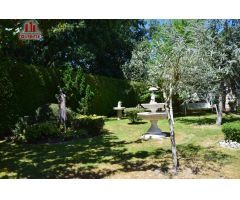 ESTUPENDO CHALET CON PISCINA Y PARCELA EN COLES