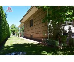 ESTUPENDO CHALET CON PISCINA Y PARCELA EN COLES