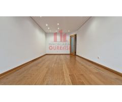 IMPRESIONANTE PISO EN EL CENTRO DE OURENSE