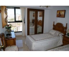 PISO EN BENIDORM ( PRIMERA LINEA DE LEVANTE)