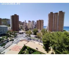Precioso estudio situado en la Avenida Mediterraneo. Reformado. con parkin y piscina.