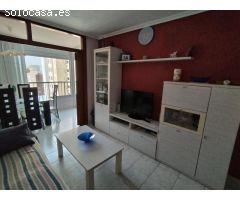 Apartamento de 1 dormitorio, 1 baño, parking y piscina comunitaria, en zona de Levante
