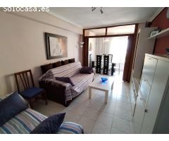 Apartamento de 1 dormitorio, 1 baño, parking y piscina comunitaria, en zona de Levante