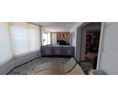 Fantastico piso situado en primera linea de Playa Levante. 2 habitaciones y 2 baños. Reformado