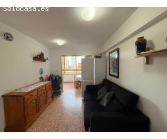 Apartamento en zona de Levante. 1 dormitorio, 1 baño. piscina comunitaria y parking. en buen estado