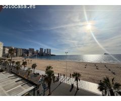 PISO EN PRIMERA LÍNEA DE LEVANTE
