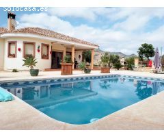Finca con 17.000 metros cuadrados de terreno en Relleu - www.inmobiliarialesdunes.com