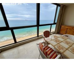 Apartamento en primera linea de playa levante con parking y piscina. www.inmobiliarialesdunes.com