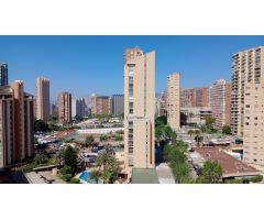 Apartamento reformado en Benidorm. 2 dormitorios, 1 baño. A/A. Piscina. Pista de tenis