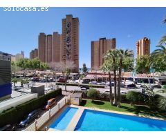 Apartamento para reformar. en Av. Mediterraneo. 3 habitaciones, 2 baños.Parking y piscina comun.