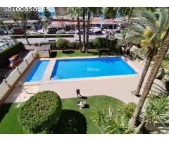 Apartamento para reformar. en Av. Mediterraneo. 3 habitaciones, 2 baños.Parking y piscina comun.