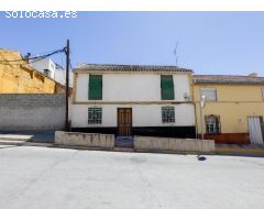 Casa junto al ayuntamiento de Pinos Puente