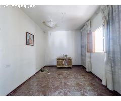 Casa junto al ayuntamiento de Pinos Puente