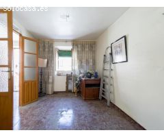 Casa junto al ayuntamiento de Pinos Puente